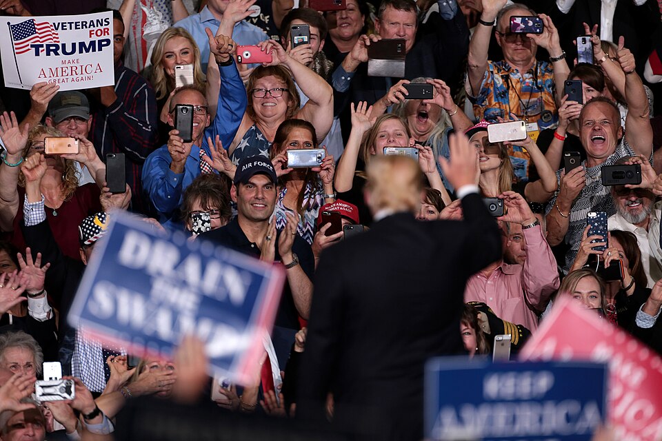 File:Donald Trump with supporters (31569775538).jpg